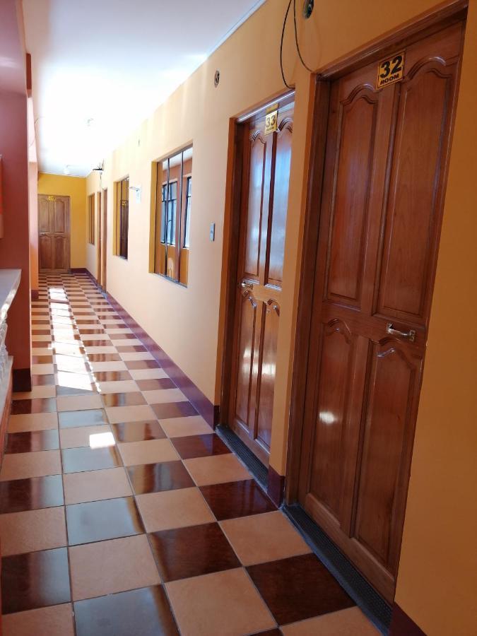 קופקבאנה Olas Del Titicaca Backpackers Hostel מראה חיצוני תמונה