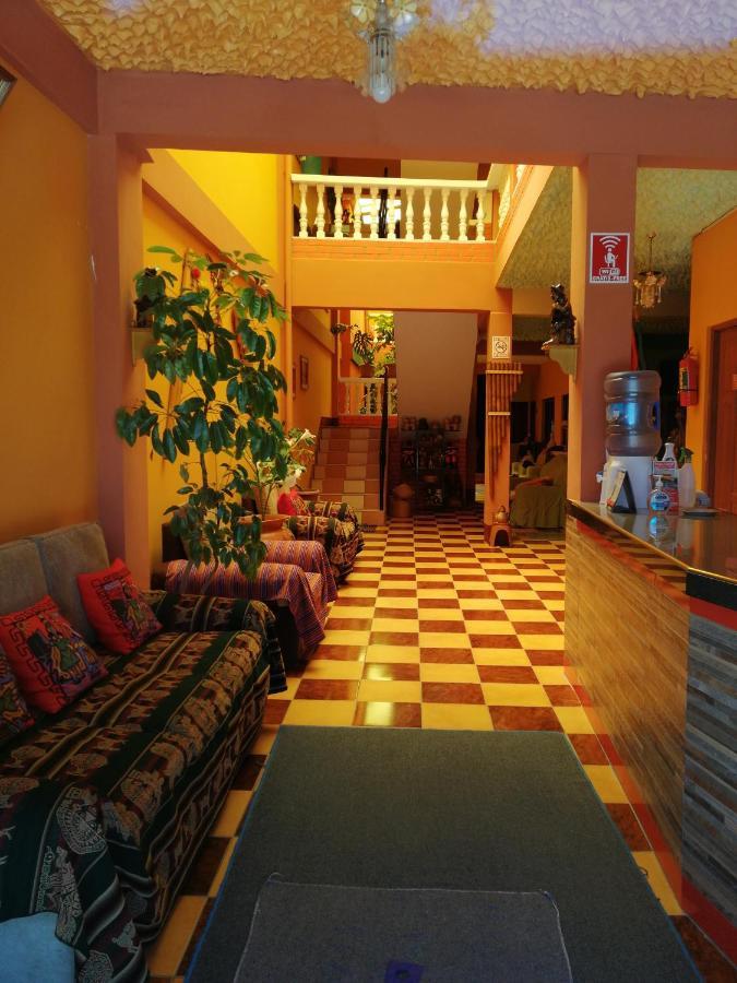 קופקבאנה Olas Del Titicaca Backpackers Hostel מראה חיצוני תמונה