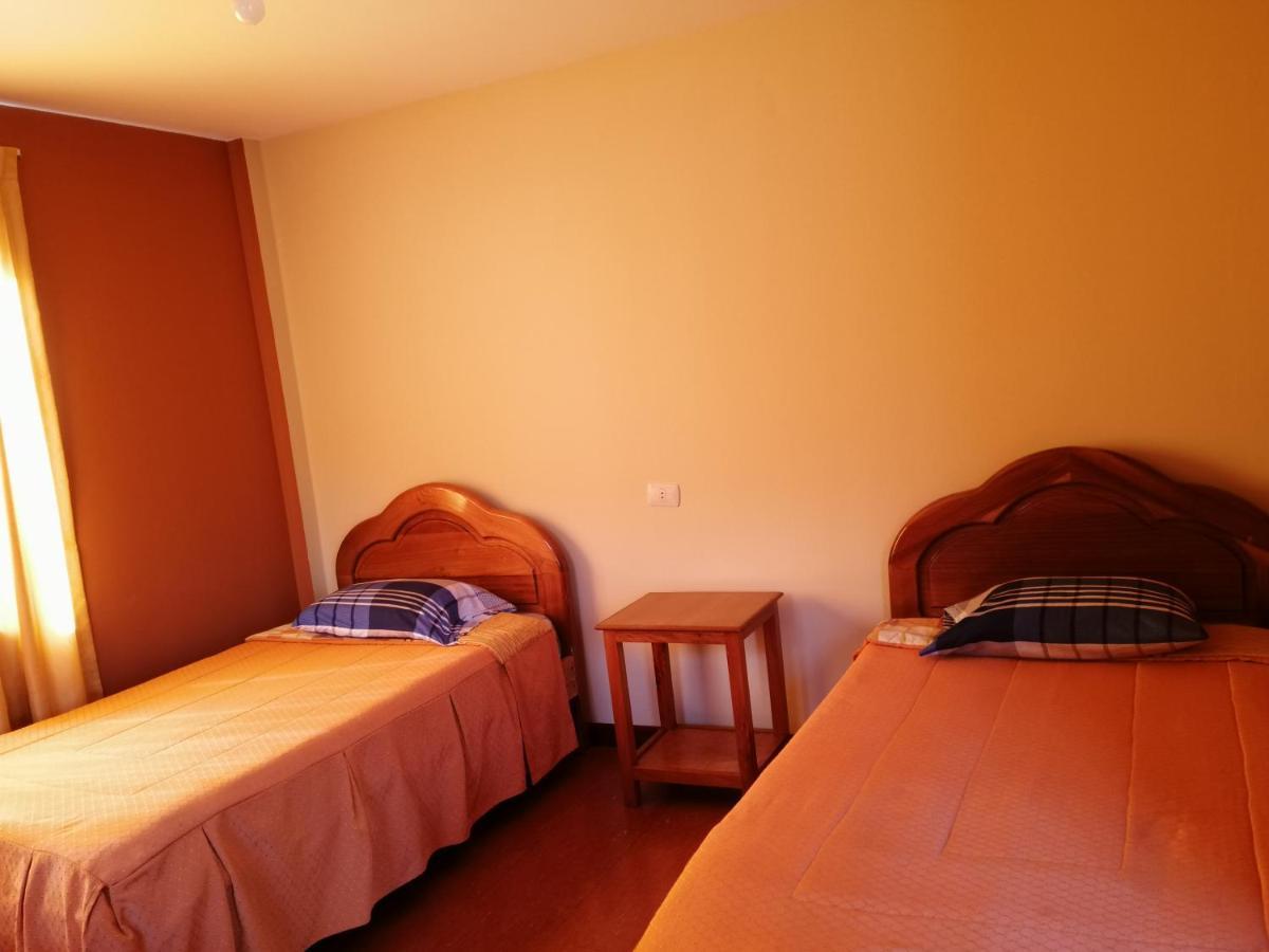 קופקבאנה Olas Del Titicaca Backpackers Hostel מראה חיצוני תמונה