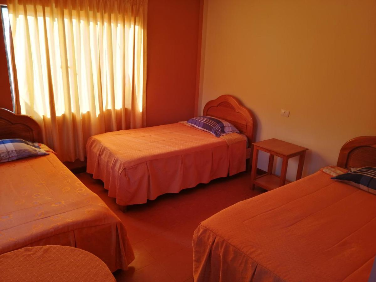 קופקבאנה Olas Del Titicaca Backpackers Hostel מראה חיצוני תמונה