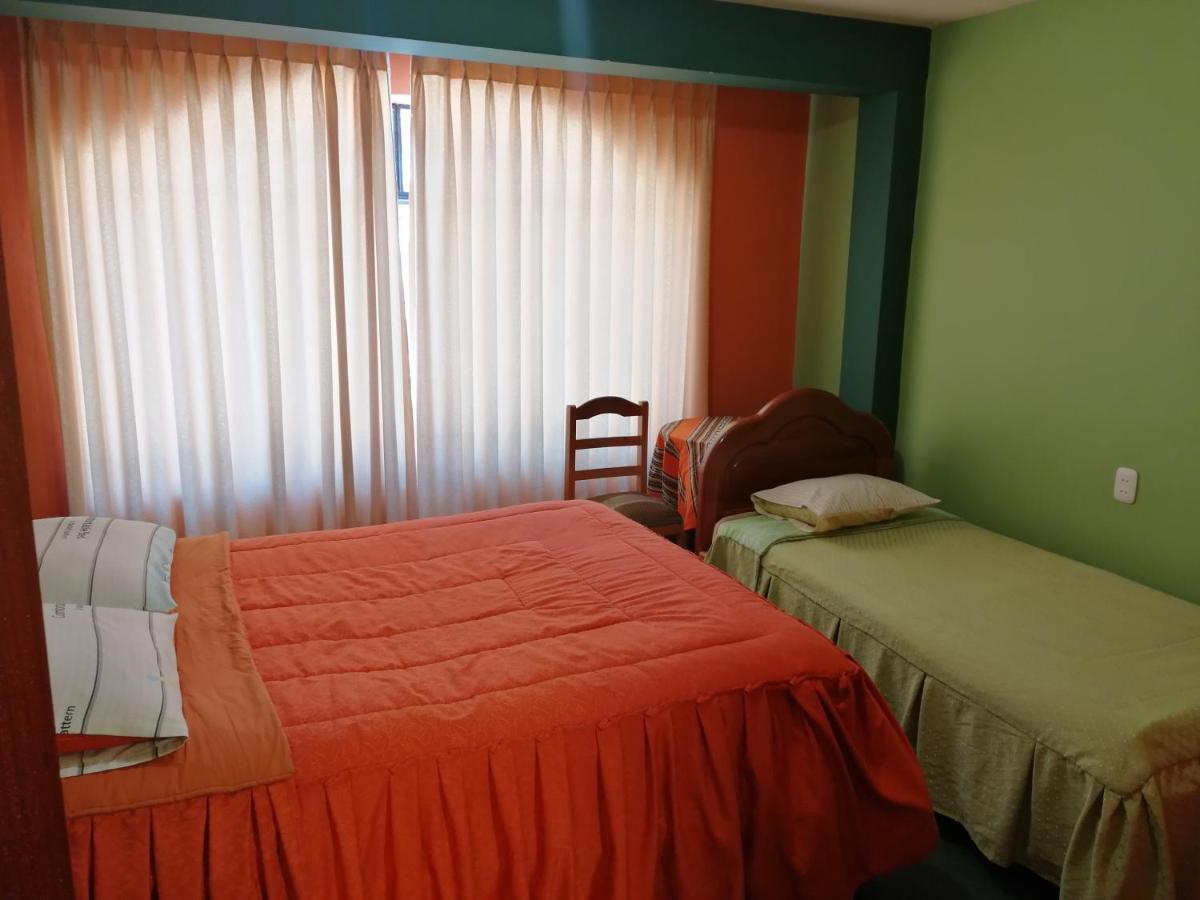קופקבאנה Olas Del Titicaca Backpackers Hostel מראה חיצוני תמונה