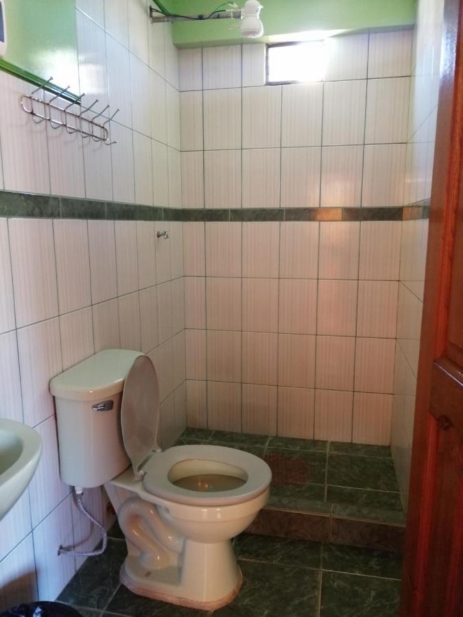 קופקבאנה Olas Del Titicaca Backpackers Hostel מראה חיצוני תמונה
