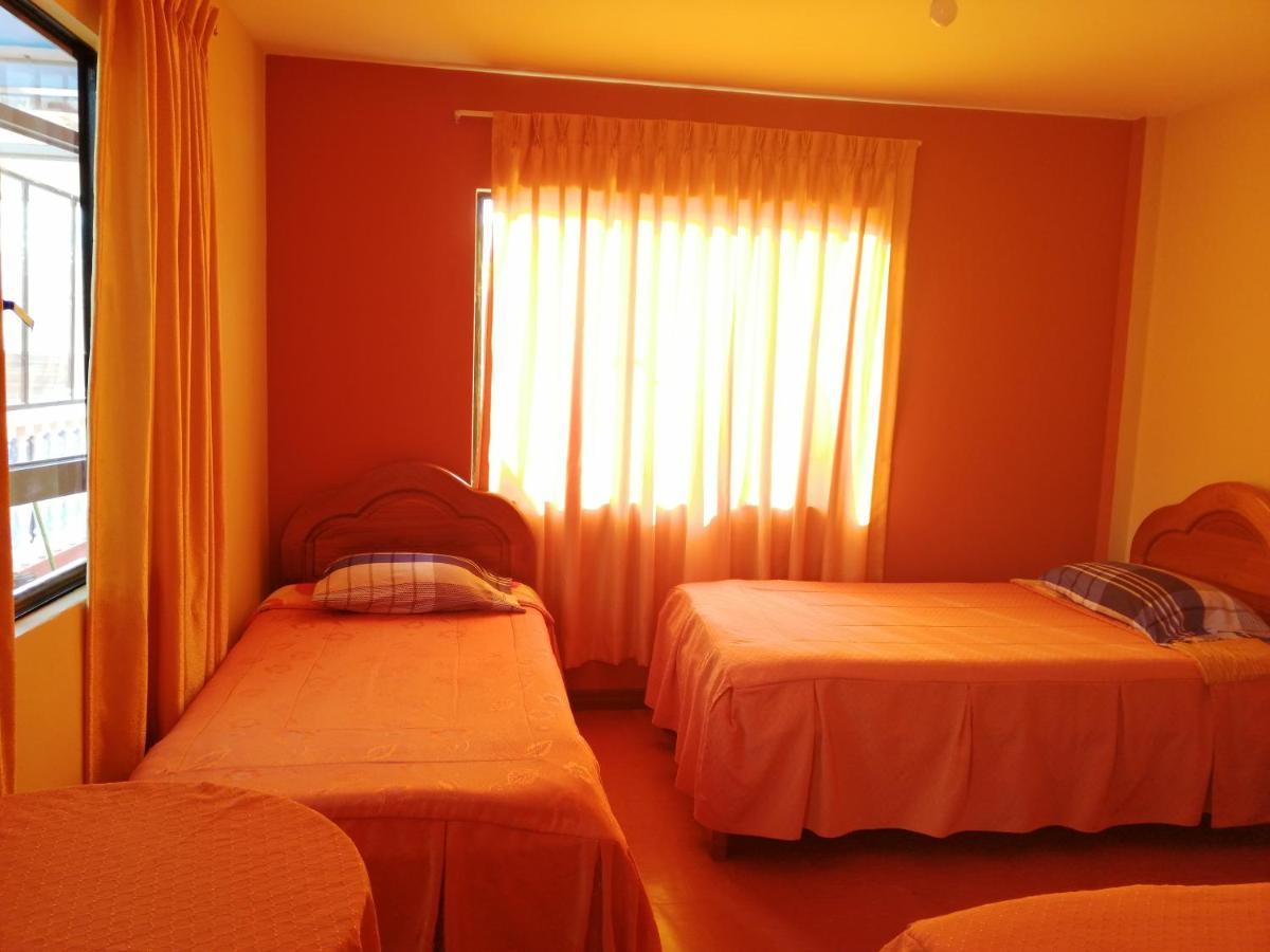 קופקבאנה Olas Del Titicaca Backpackers Hostel מראה חיצוני תמונה