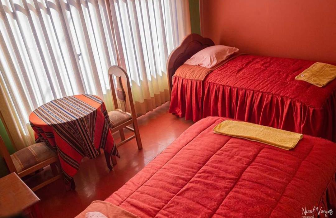 קופקבאנה Olas Del Titicaca Backpackers Hostel מראה חיצוני תמונה
