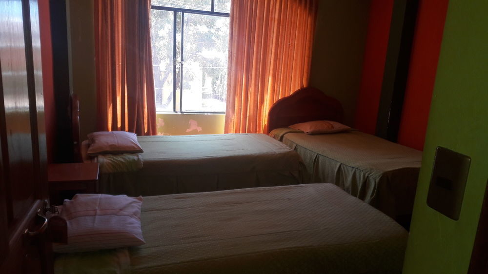 קופקבאנה Olas Del Titicaca Backpackers Hostel מראה חיצוני תמונה