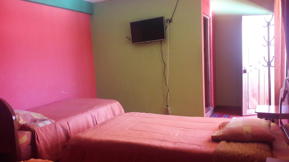 קופקבאנה Olas Del Titicaca Backpackers Hostel מראה חיצוני תמונה