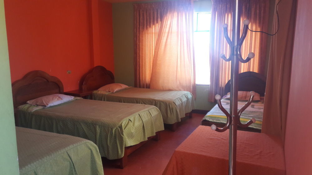 קופקבאנה Olas Del Titicaca Backpackers Hostel מראה חיצוני תמונה