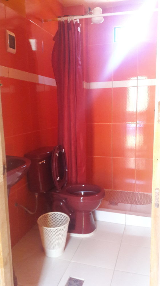 קופקבאנה Olas Del Titicaca Backpackers Hostel מראה חיצוני תמונה