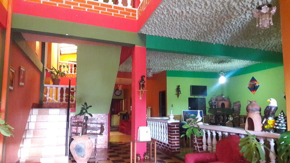 קופקבאנה Olas Del Titicaca Backpackers Hostel מראה חיצוני תמונה